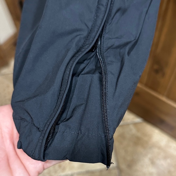 Nike ladies Black Jogger Pants - Picture 2 of 3